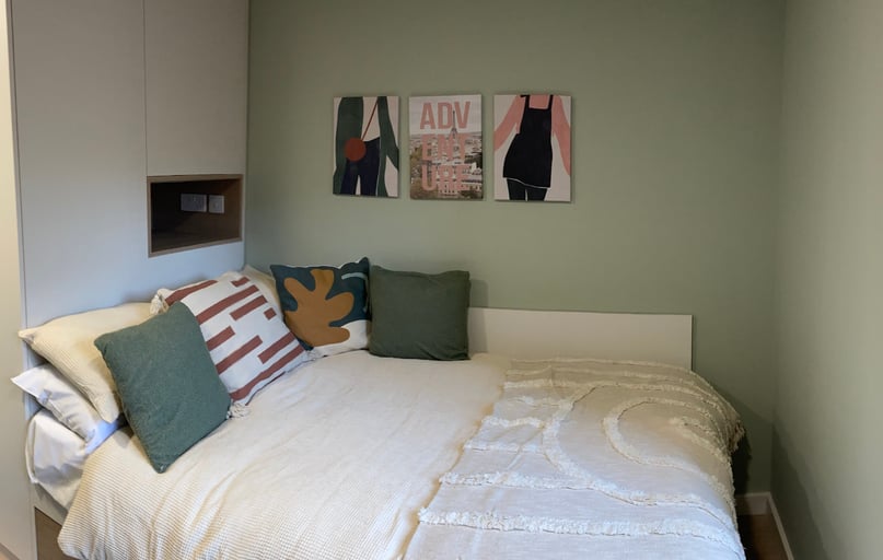 Deluxe Studio, Norton Student Living, 11 Montrose Terrace, Abbeyhill, Edinburgh - Image 1